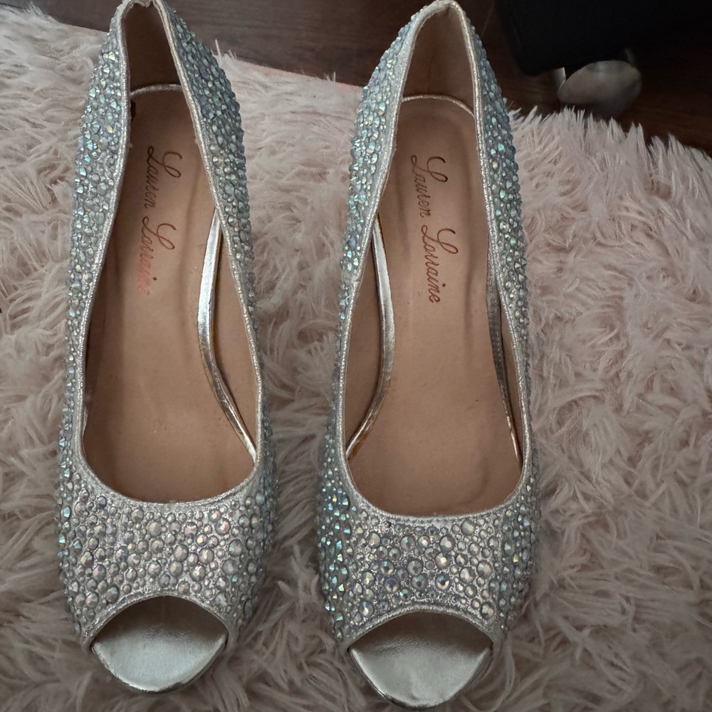 Lauren Lorraine rhinestone embellished sliver 4 inch heels size 6
